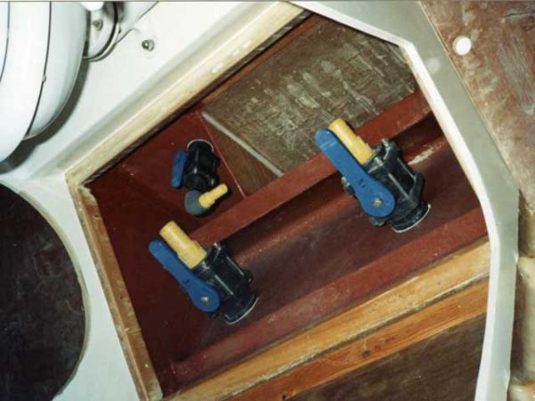 1307-Action seacocks